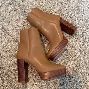 NWOT Platform Booties